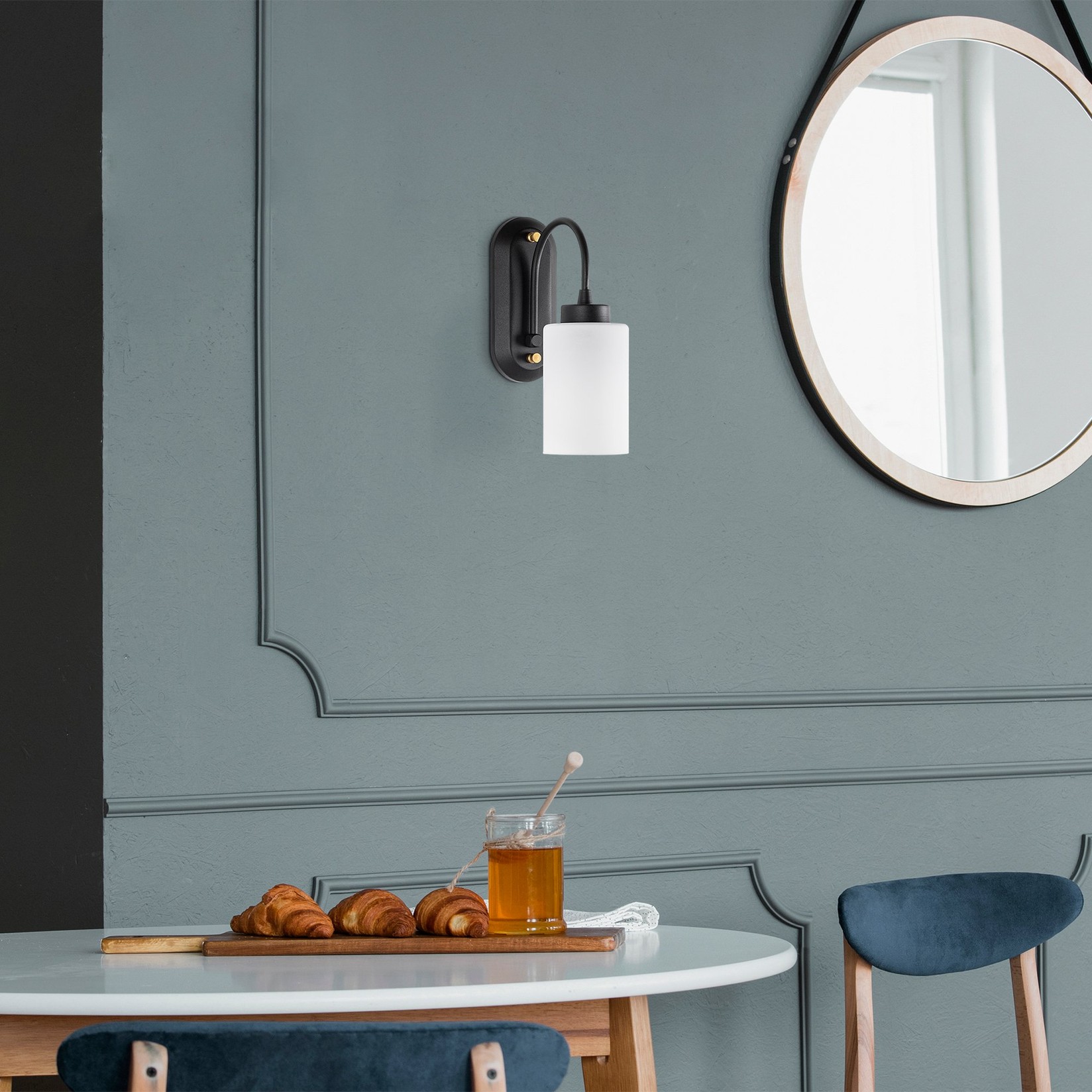 Opviq dzидна светилка E27 со приклучница, црно-бела