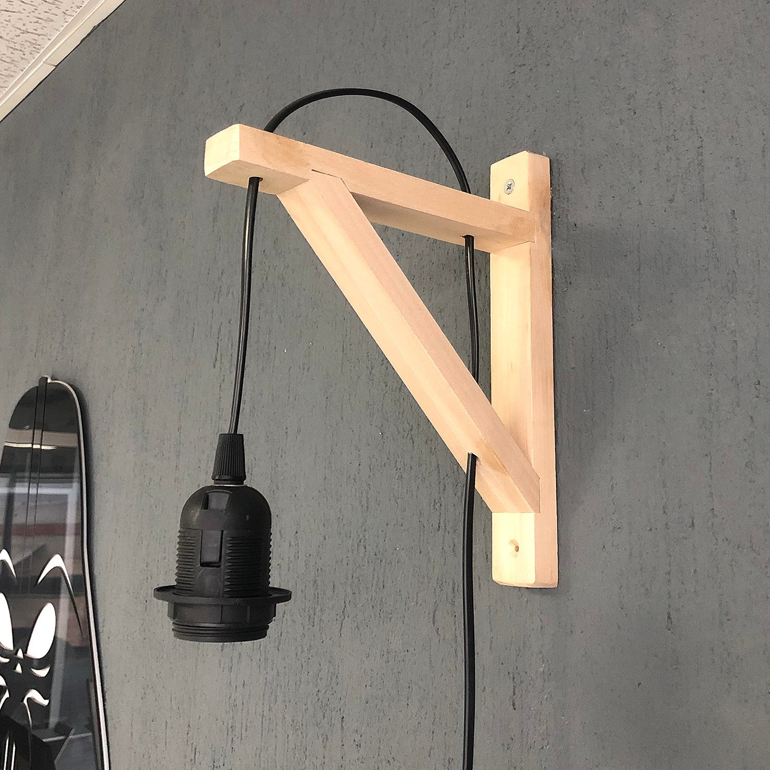 Opviq dzидна светилка E27 со штекер, црна