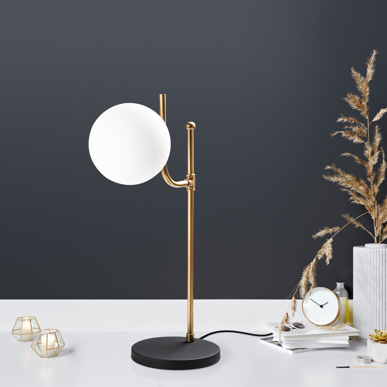 Столна ламба Opviq, црна