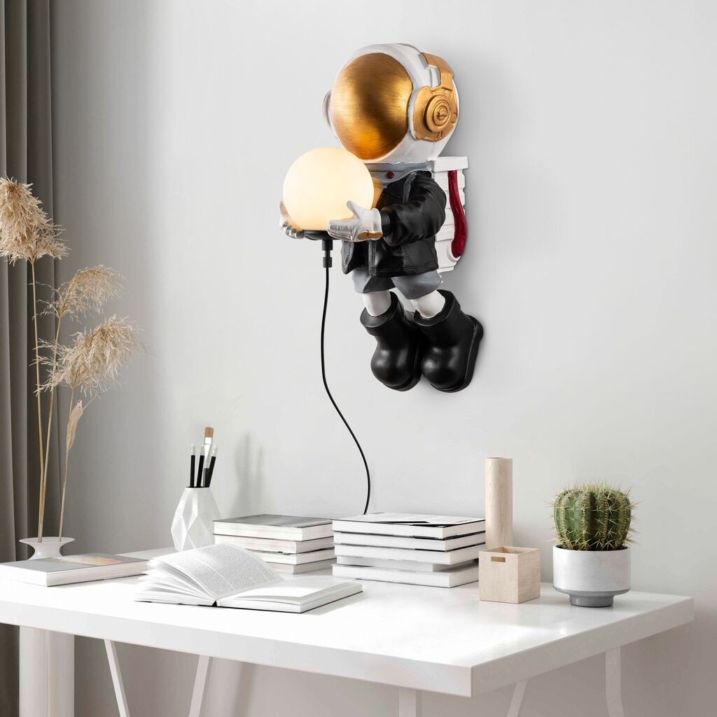 Opviq dzидна светилка Astronaut-1, шарена