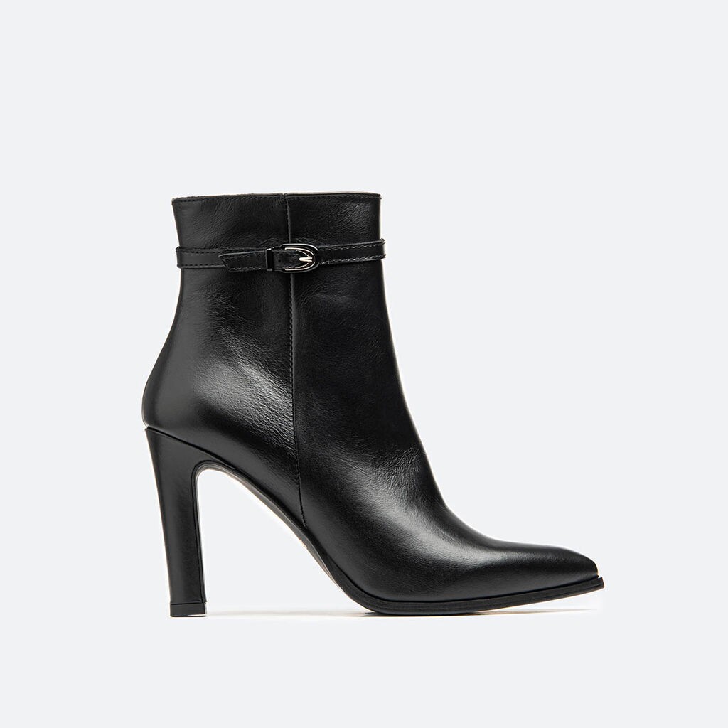 GRAFITI Жеснки кратки чизми ANGIE BLACK NAPPA