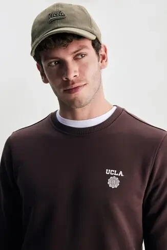 UCLA Valley Дуксер Окгругла Јака