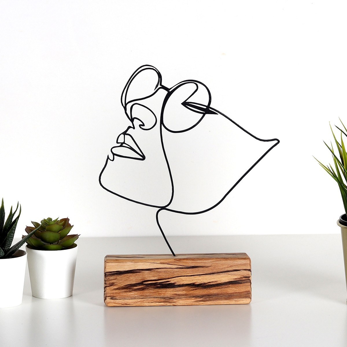 Декоративна фигура Aberto Design M-037, 17x31x3.5 см, црна