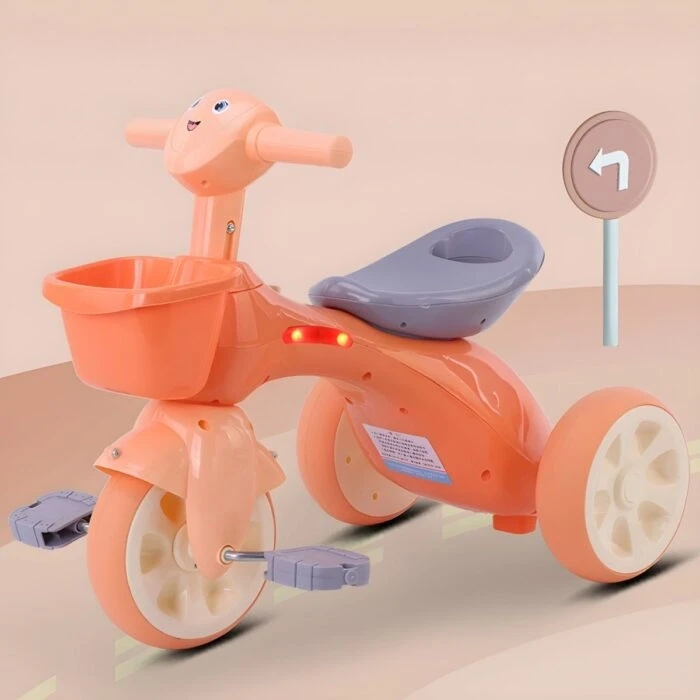 Kinderlino Детски трицикл со педали и кошничка