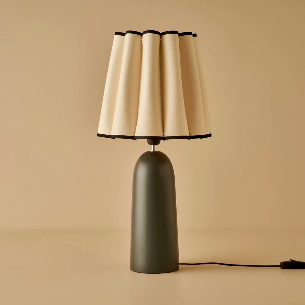 Столна ламба Opviq во кадрава боја, црна и беж