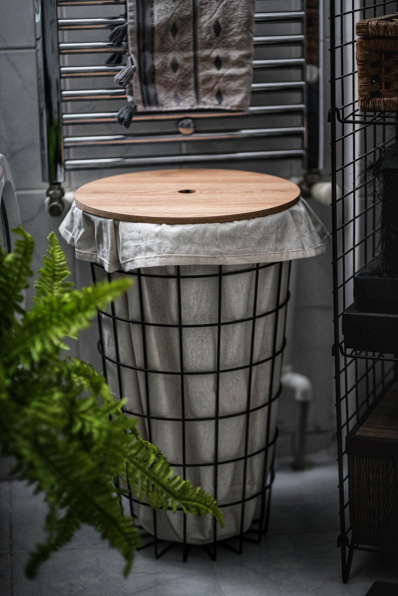 Кошница за складирање Hanah Home - даб - црна