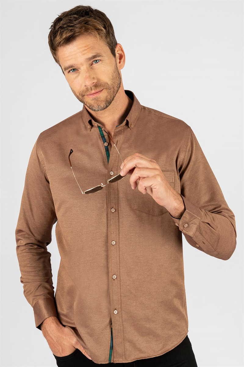 TUDORS Classic Fit - Comfort Fit Кошула Браун