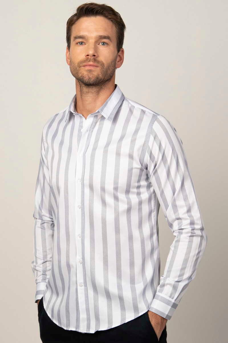 TUDORS Слим фит кошула Бела