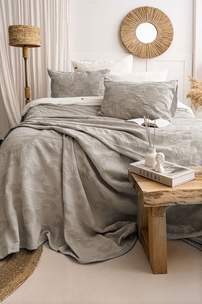 Комплет прекривки и навлаки за перници L'essentiel Maison Italo, 240x260 см, сива