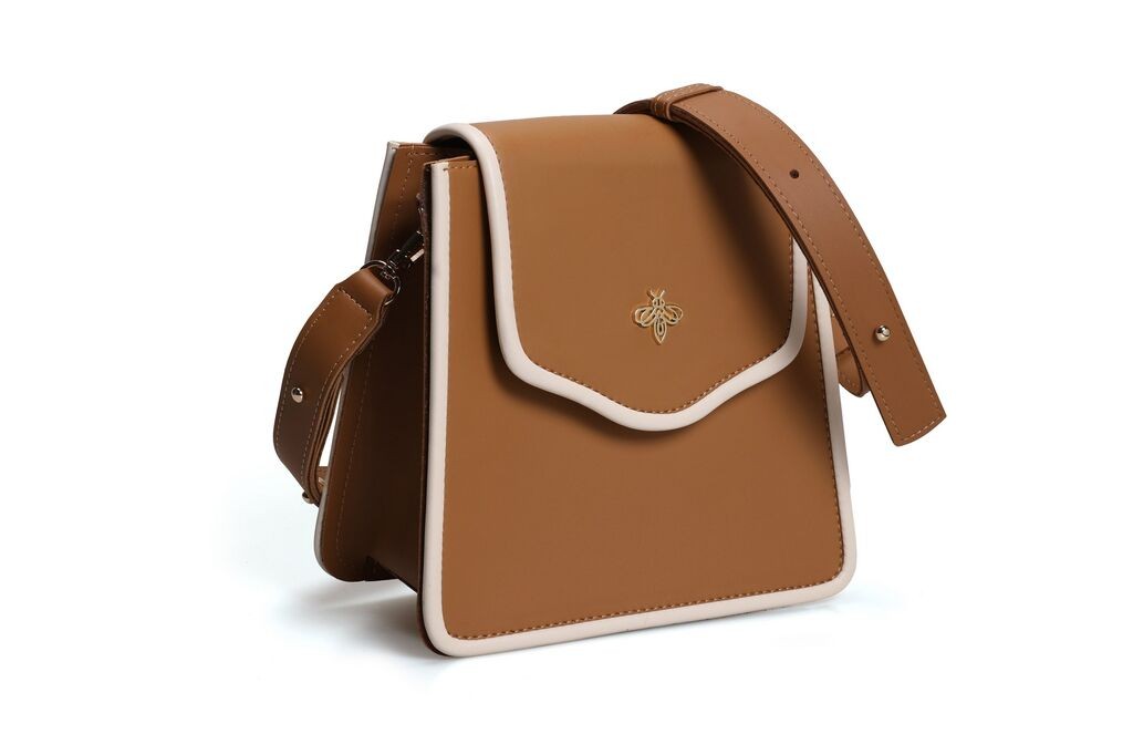 Женска чанта Lucky Bees 1248, окер боја