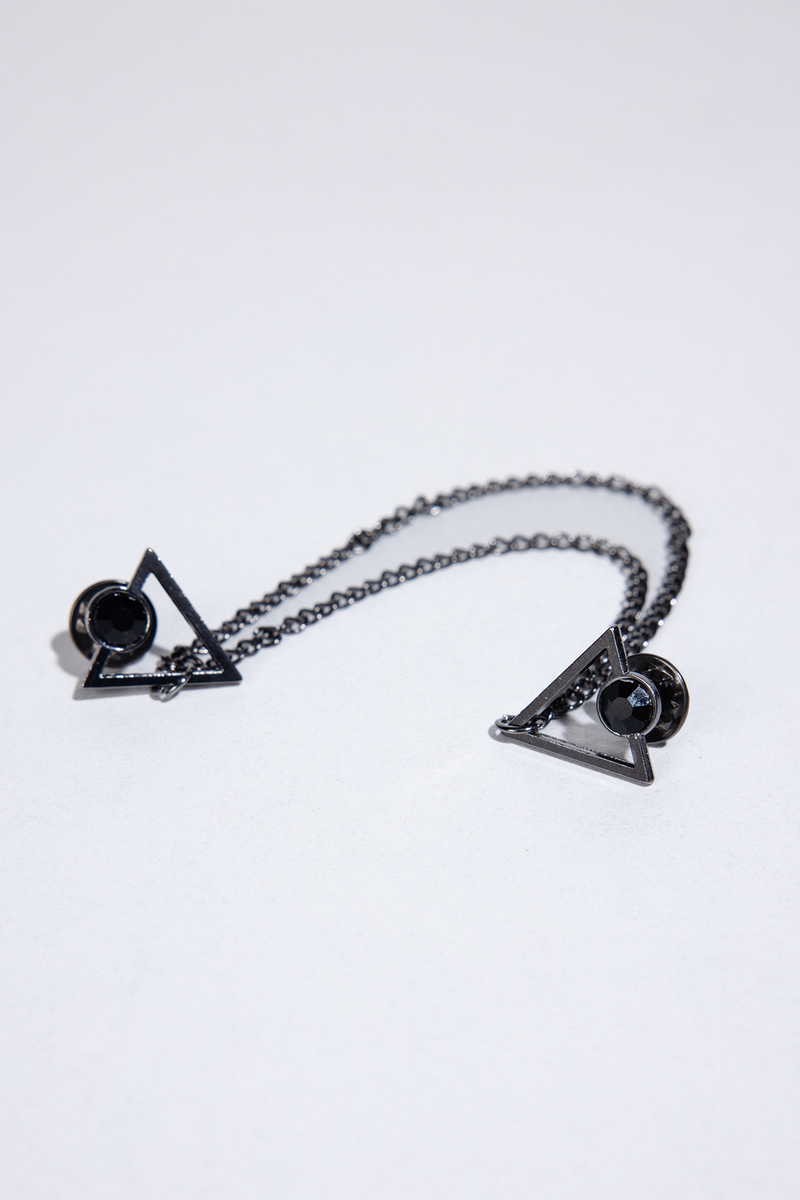 TUDORS Јака игла црна