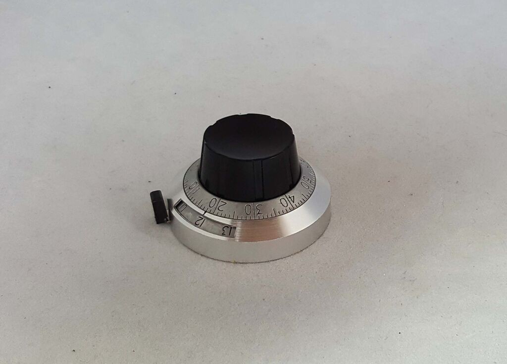 Alfa Electric Капачка Ф-45мм за повеќеобртен 10-круга потенциометар