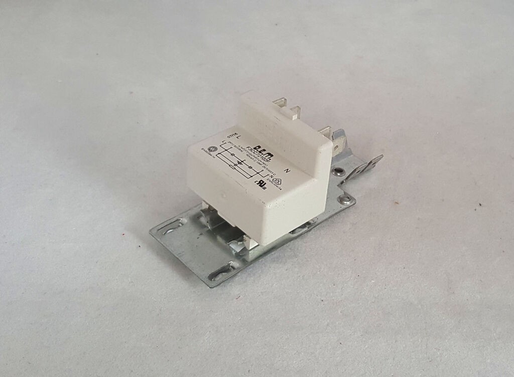 Alfa Electric Мрежен филтер RC 0.1µF со држач 65987