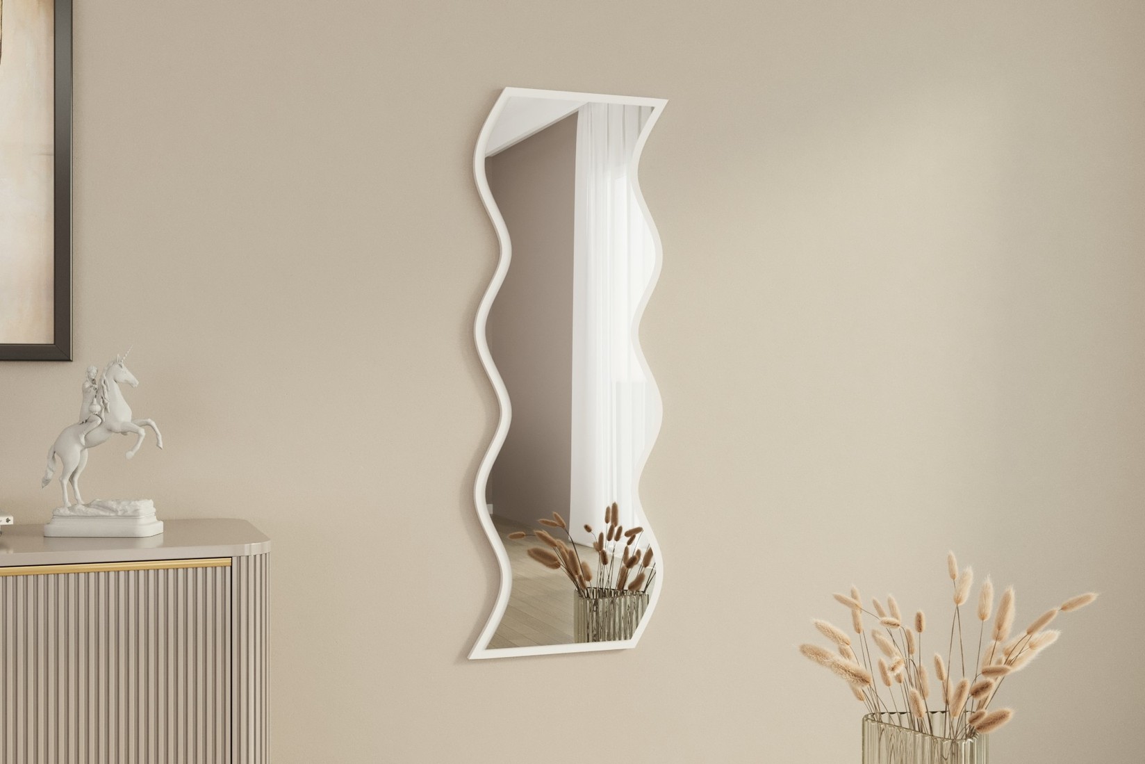 Бело огледало за дома „Хана"