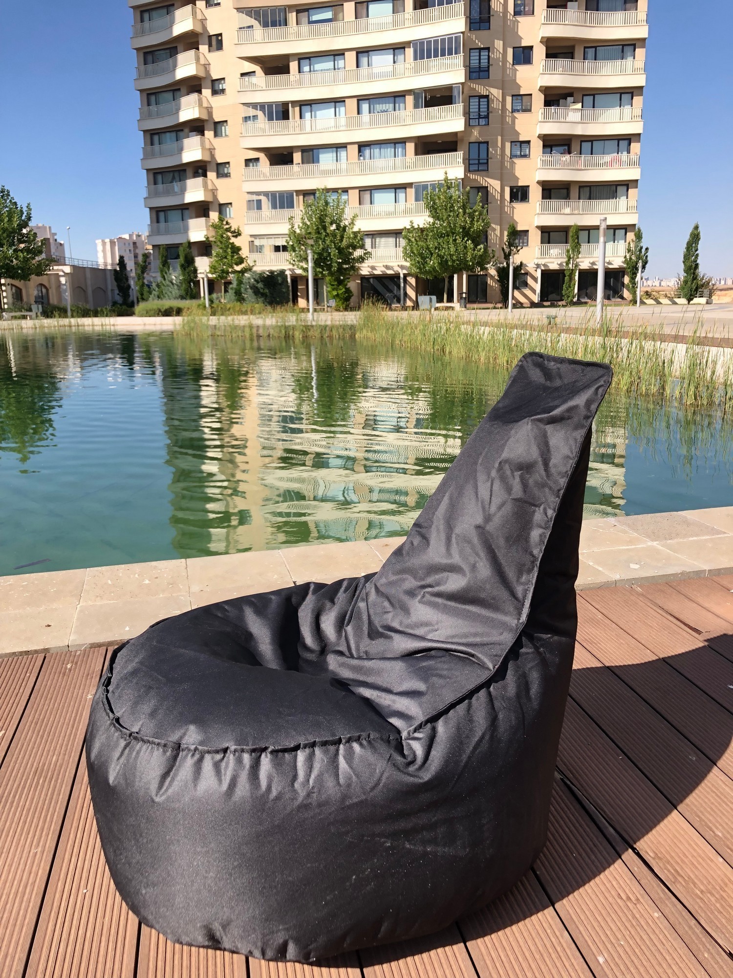 Црна торба „Лејзи" од „Ателје дел Софа"