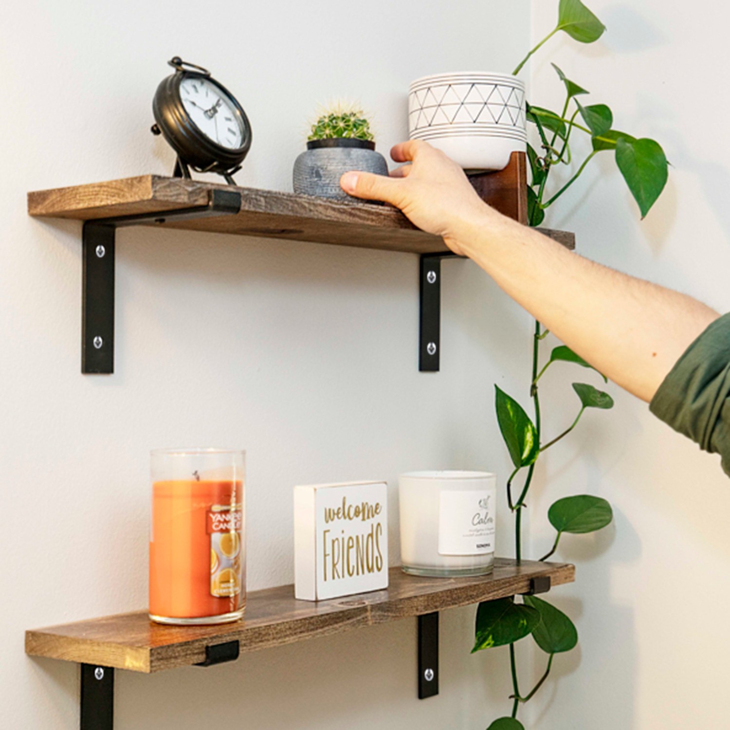 Dzидна полица Hanah Home од орев