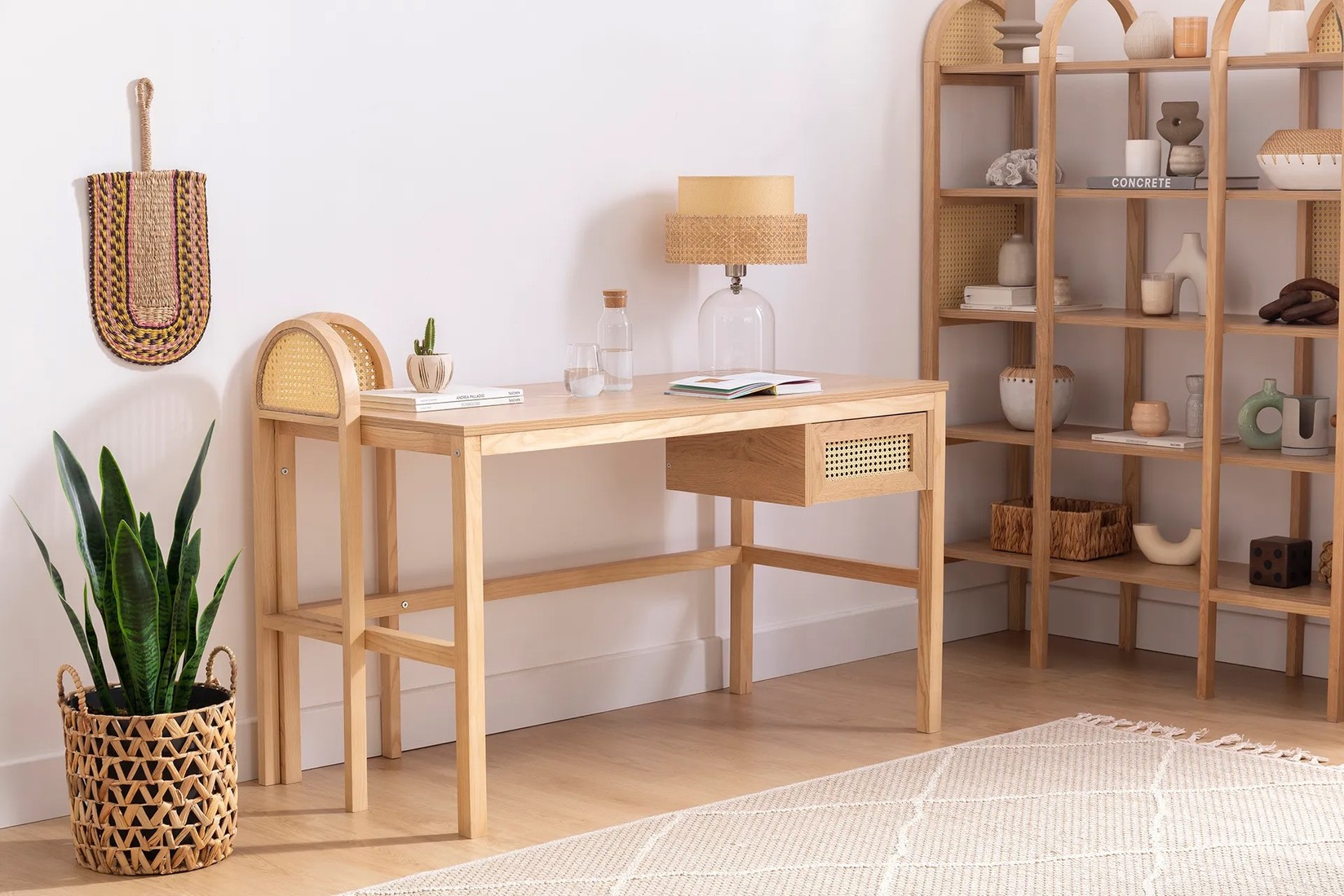 Работна маса Hanah Home 130x73.5x60cm беж