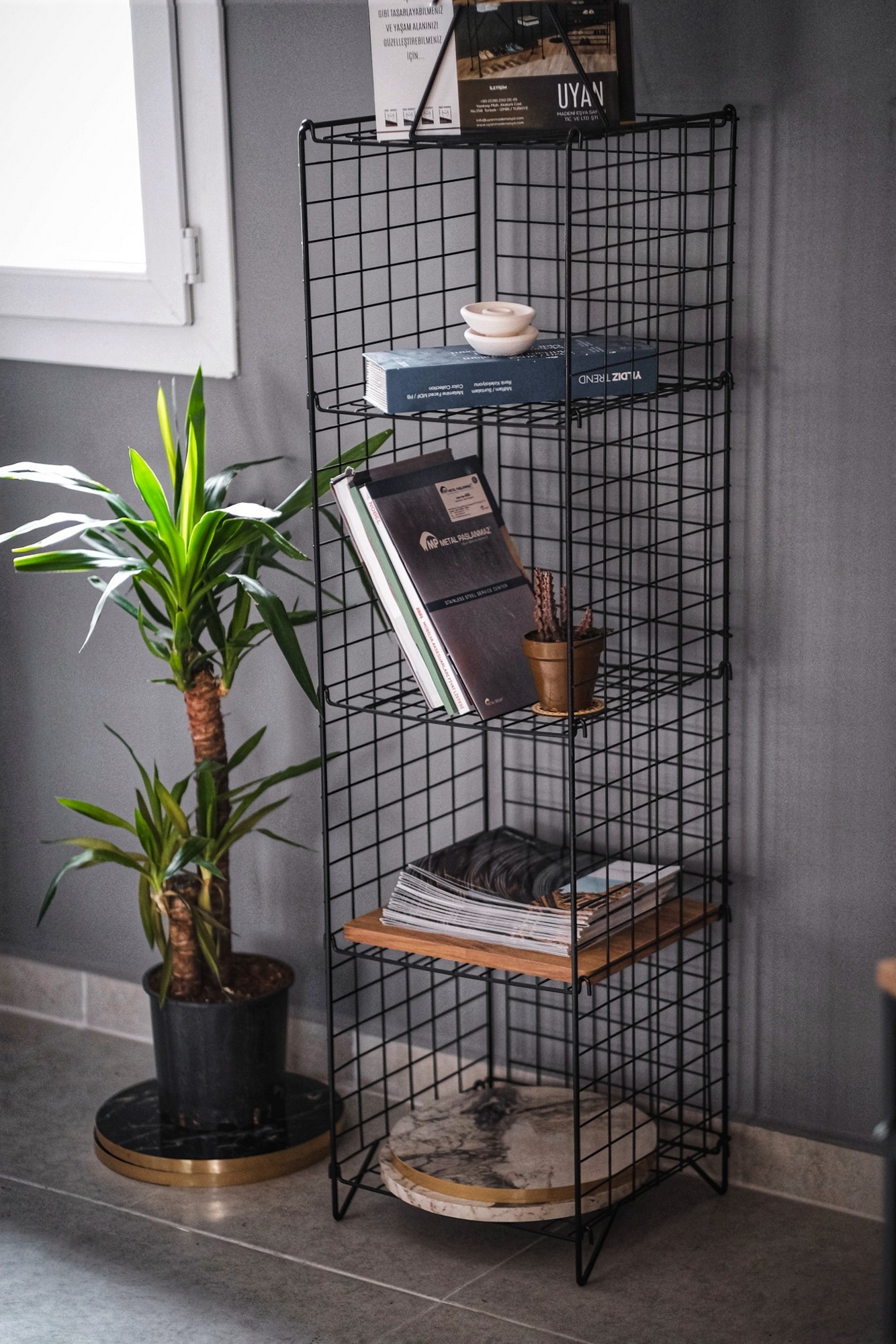 Полица Hanah Home 137x37x35cm црна