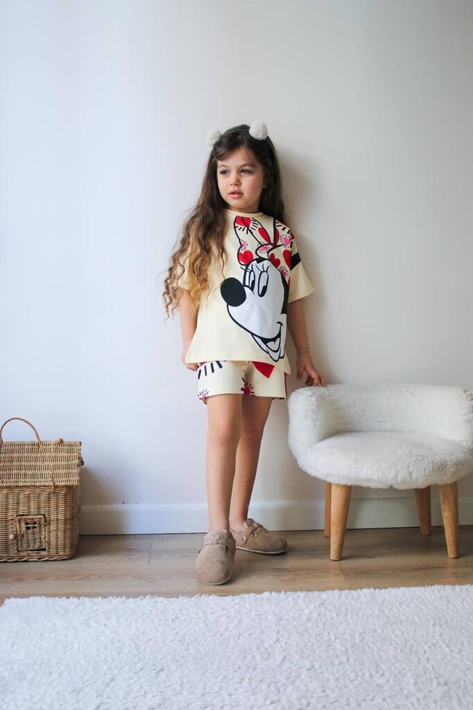 Комплет со Мини Маус маица и кратки панталончиња