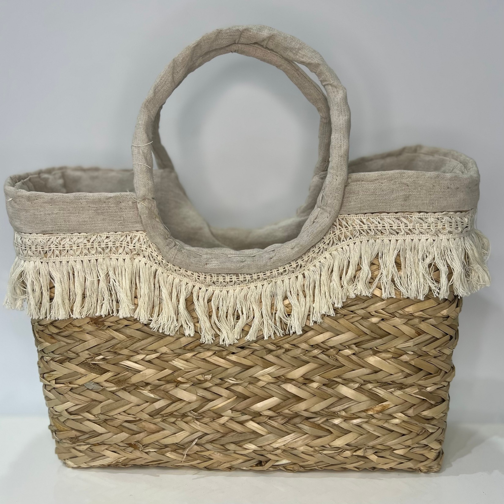 Сламена ташна со реси