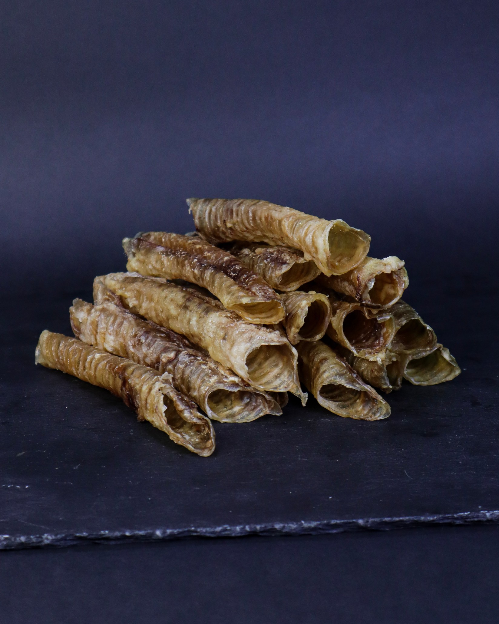 TRICKY TREATS TAIL Дехидрирани свински уши, 100gr.