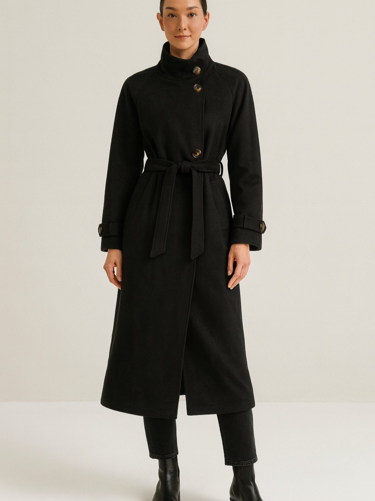 Iveri Мантил црн велур