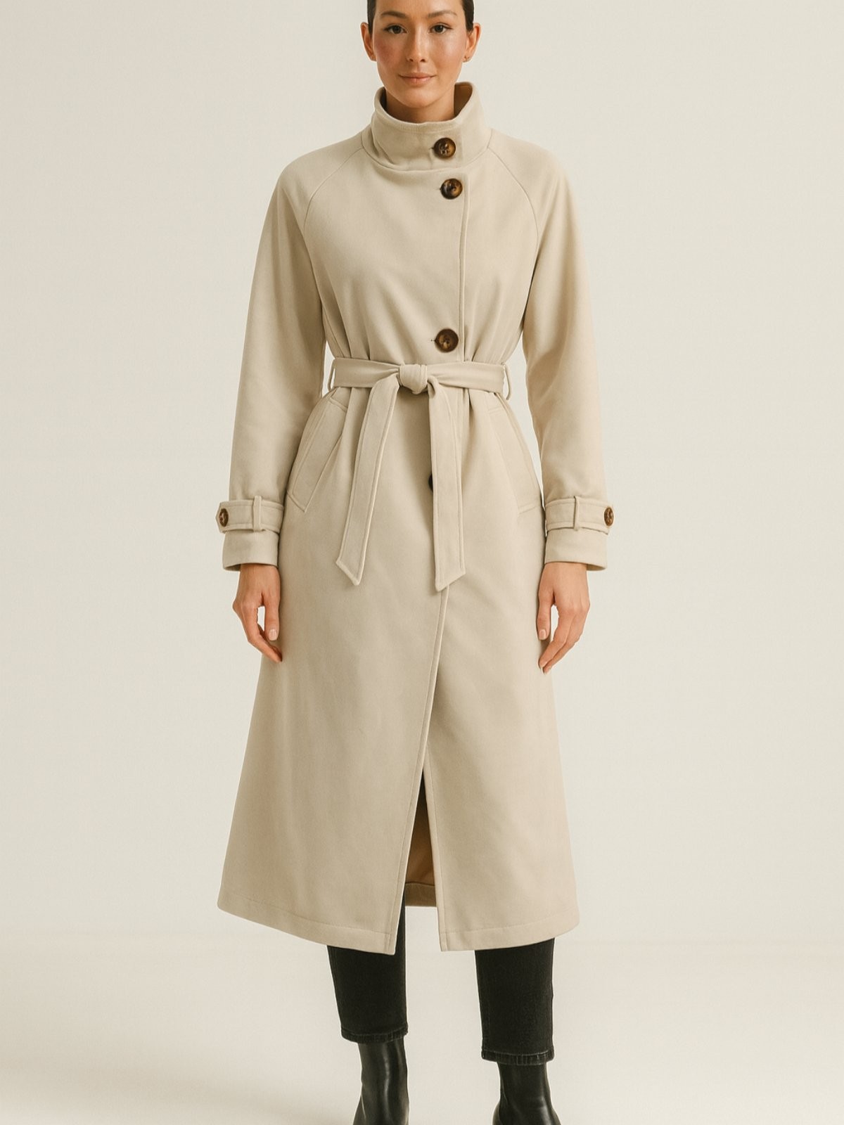 Iveri Мантил бел велур