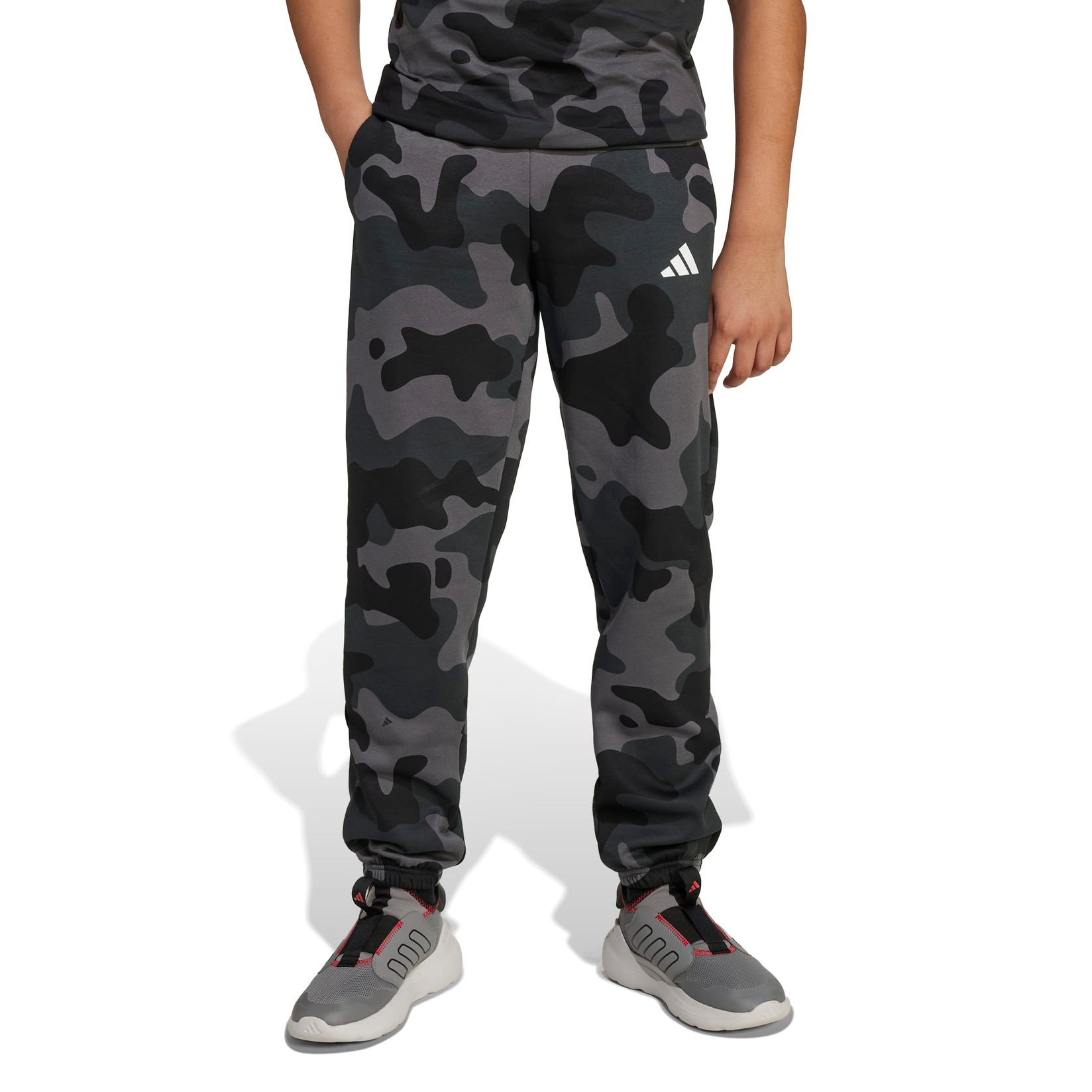 Adidas Долен дел тренерки за момчиња J Camo Fl Pant, JN2224, Темно сиви