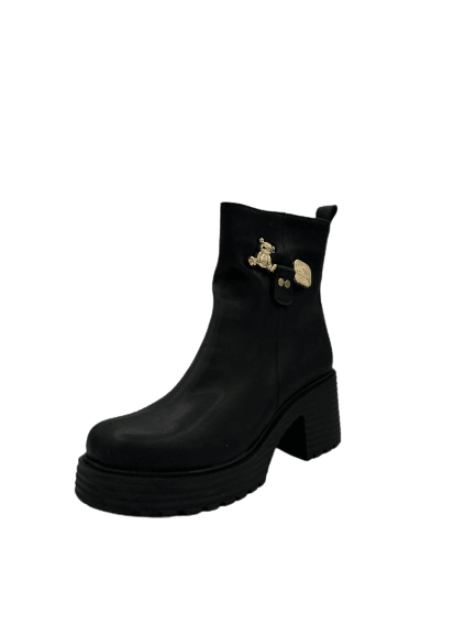 Чизми црни со златен детал