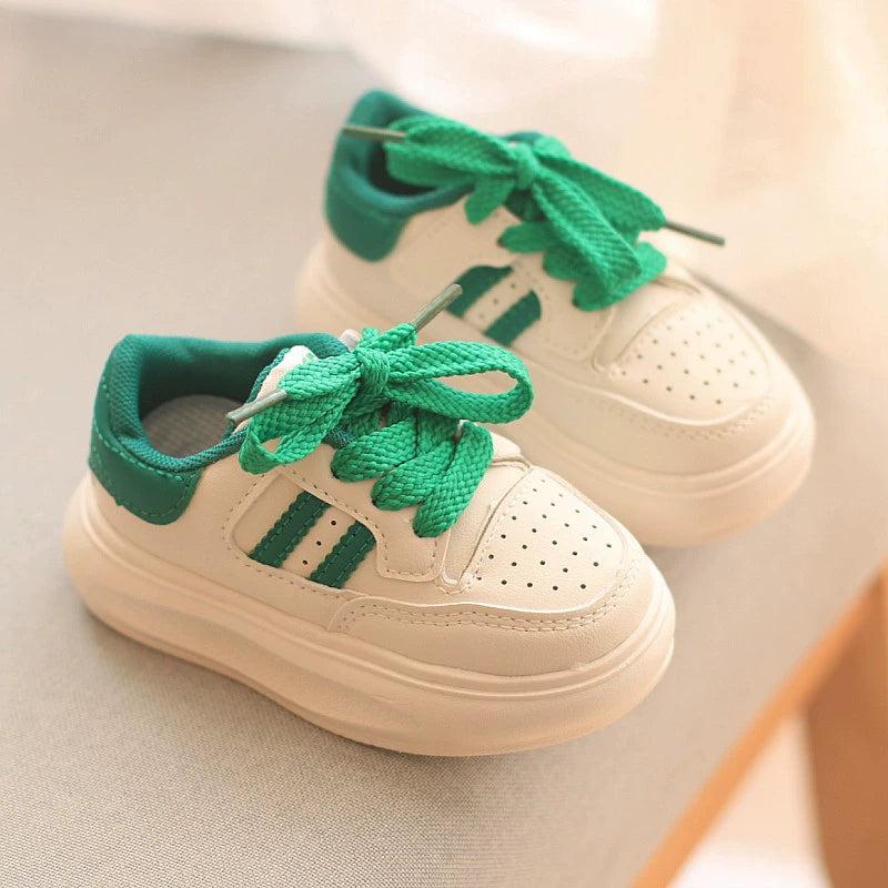 Детски патики со шарени врвки