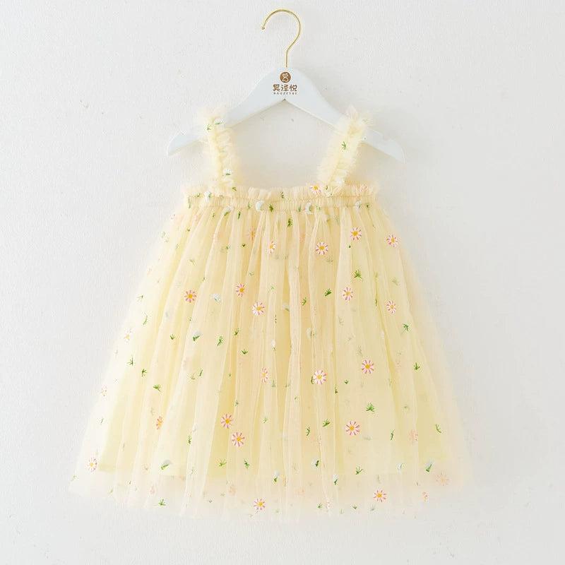 Бебебшко фустанче со цветни детали