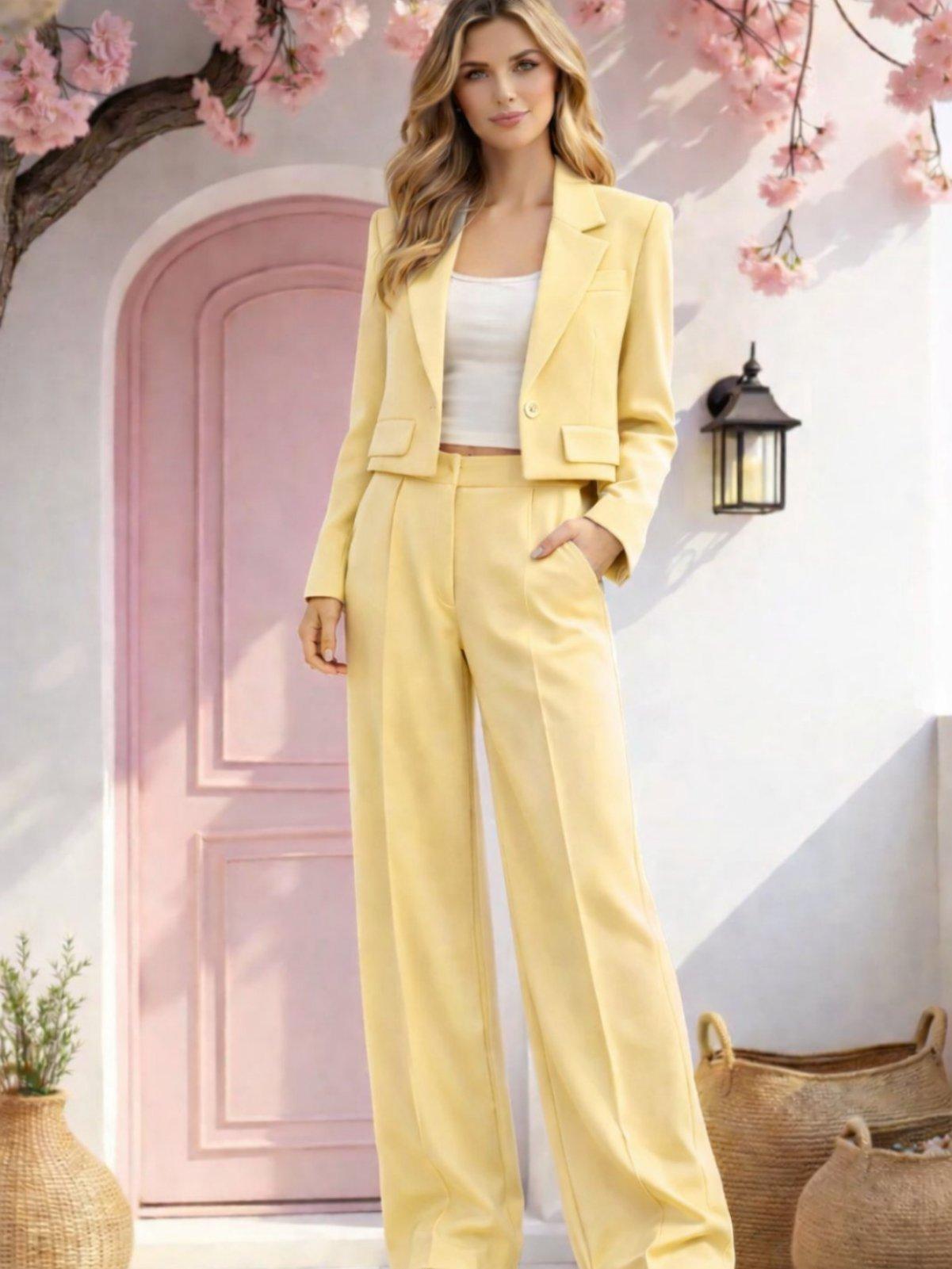 IVERI Костум жолт со кратко сако