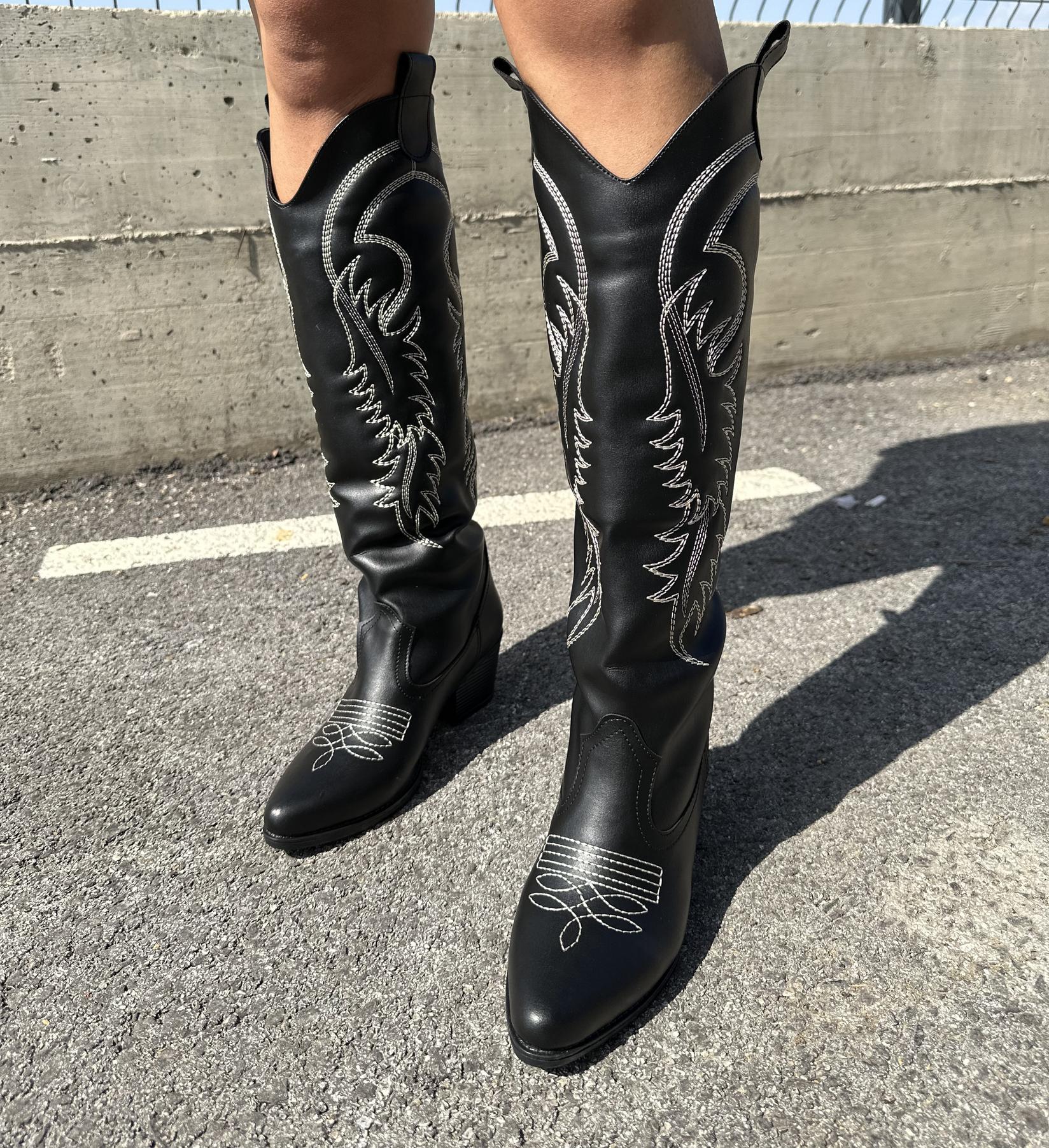 Чизми црни еко кожа високи каубојки со вез